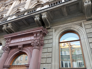 Российские банки начали проверять родственные связи при крупных переводах денег