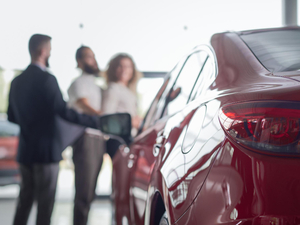 Лишь 5,4% новосибирских семей могут купить и содержать авто средней стоимости