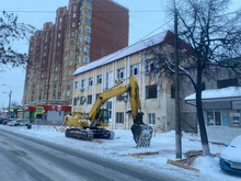 В Тюмени начинается снос последнего здания давно закрытого завода АТЭ