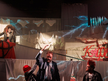 Абсурдистская Одиссея красноярского драмтеатра под музыку Цоя 