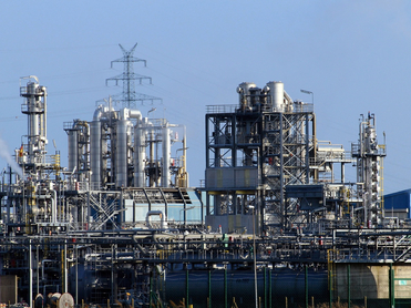 В 2026 г. Россию ждет замедление роста ВВП, ослабление рубля и дефицит госбюджета