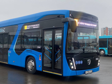 В Петербурге празднуют 70-летие Колпинского автобусного парка