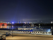 Плавучий ресторан «Капитанский клуб» штрафован за незаконное использование набережной
