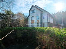 В Овсянке под Красноярском за 25 млн рублей продают коттедж с видом на Енисей