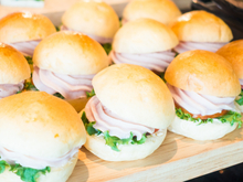 Из Новосибирска может уйти одна из старейших сетей сибирского фастфуда