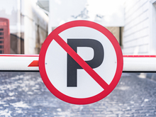 Запретили парковку в Октябрьском районе Новосибирска