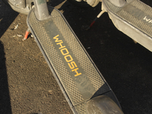 Суд взыскал с Whoosh почти 400 тысяч рублей за наезд на девушку

