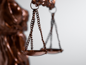 Суд отложил рассмотрение иска к новосибирскому нефтетрейдеру