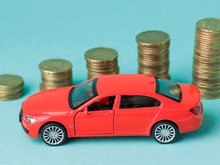 Кредиты дорогие, «китайцы» растут в цене: как новосибирские автодилеры держат удар  