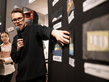 Авангардные здания Новосибирска попали на вышивки питерского художника 