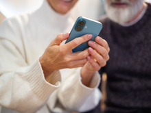 Абонентам МегаФона стала доступна услуга «Плати за близких»

