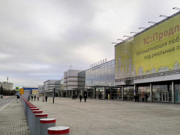 Депутаты призвали отказаться от штрафов за парковку у аэропорта Кольцово Депутаты призвали отказаться от штрафов за парковку у аэропорта Кольцово