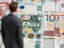 Денег нет, но вы держитесь!                