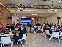 Нейросети без риска: «Ростелеком» обучил госслужащих работе с ИИ в защищенной среде
