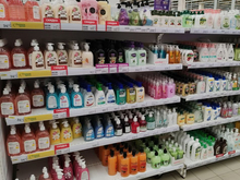 Бытовая химия и косметика первыми попадут под действие закона о «российской полке»