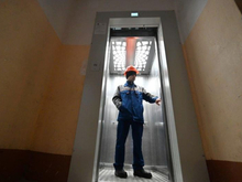 44 квартиры в доме, пострадавшем от атаки БПЛА в Екатеринбурге, оперативно восстановят