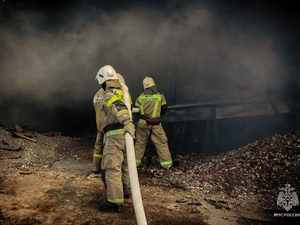 Жителей Туапсе эвакуируют из-за масштабного пожара на местном НПЗ
