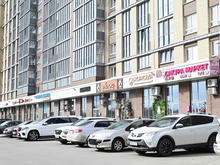 Цена русской вывески: удалось ли бизнесу сохранить бренды при новых требованиях