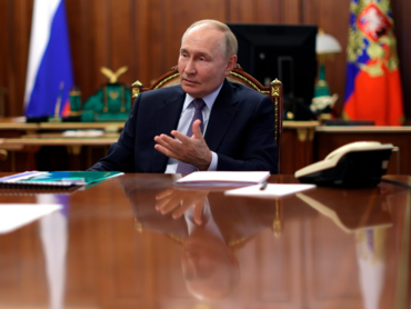 Путин поручил упростить условия для МСБ, но только в производственном секторе