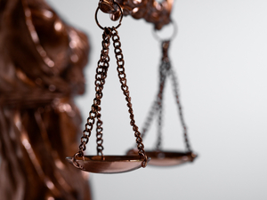 Суд отпустил экс-главу новосибирского Минпромторга под домашний арест