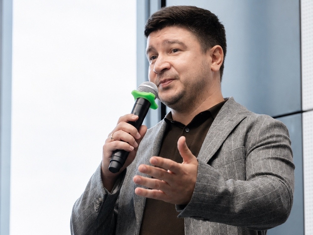 Коммерческий директор УБРиР Сергей Жуков. Коммерческий директор УБРиР Сергей Жуков.