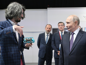 Владимир Путин посетил выставку технологических компаний в Нижнем Новгороде