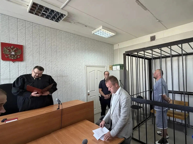 Суд продлил срок ареста обвиняемым в избиении свердловского академика РАН Никиты Зезина Суд продлил срок ареста обвиняемым в избиении свердловского академика РАН Никиты Зезина