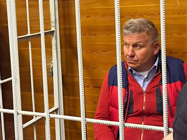 Суд закрыл от СМИ рассмотрение дел Татьяны Черных и Алексея Боброва Суд закрыл от СМИ рассмотрение дел Татьяны Черных и Алексея Боброва