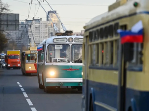 Петербург отмечает 90 лет троллейбусного движения 